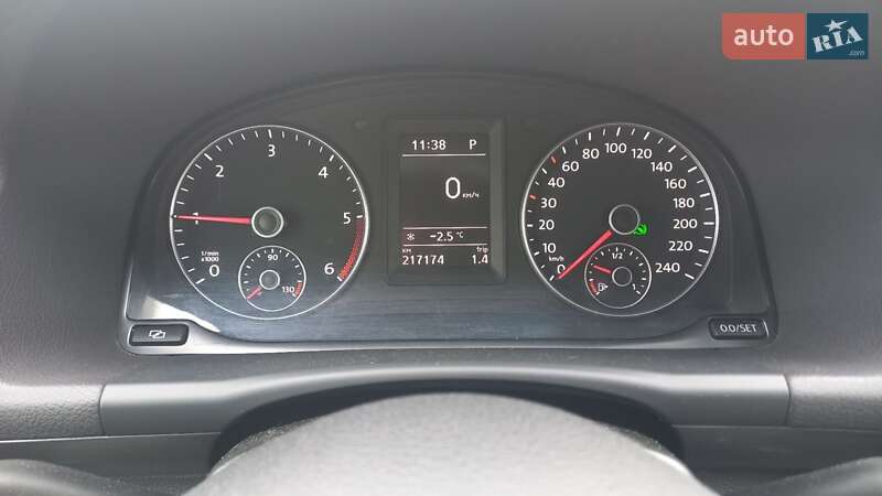 Микровэн Volkswagen Touran 2011 в Киеве
