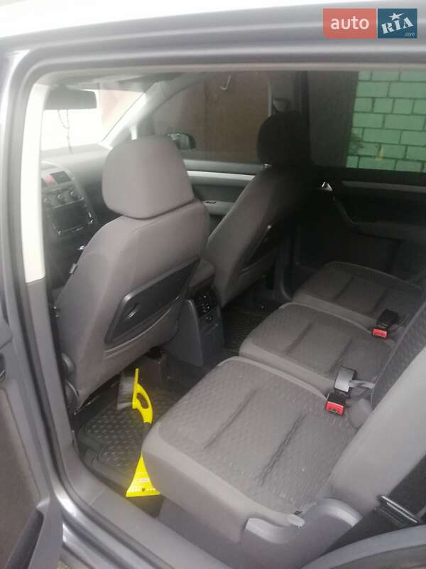 Минивэн Volkswagen Touran 2007 в Киеве