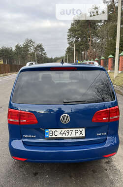 Микровэн Volkswagen Touran 2012 в Новояворовске