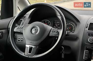 Микровэн Volkswagen Touran 2013 в Львове