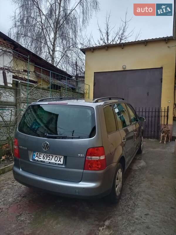 Минивэн Volkswagen Touran 2006 в Днепре