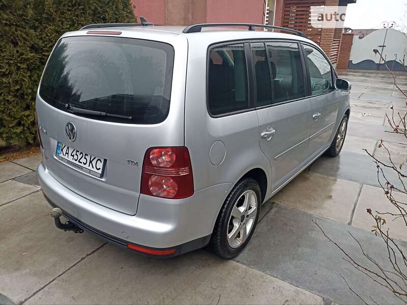 Минивэн Volkswagen Touran 2007 в Киеве