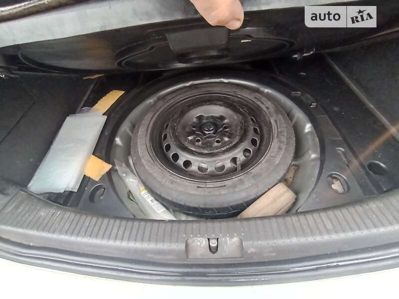 Минивэн Volkswagen Touran 2007 в Киеве