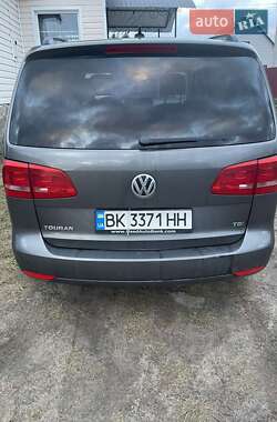 Микровэн Volkswagen Touran 2014 в Сарнах