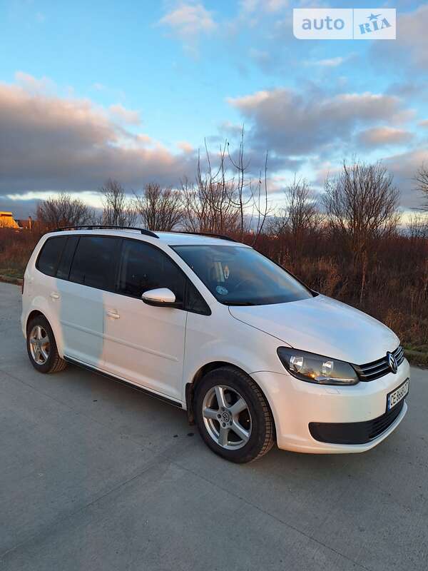 Микровэн Volkswagen Touran 2014 в Хотине