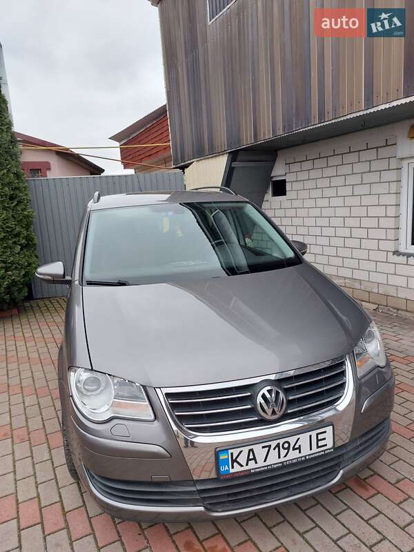 Микровэн Volkswagen Touran 2010 в Броварах фото 2 Микровэн Volkswagen Touran 2010 в Броварах