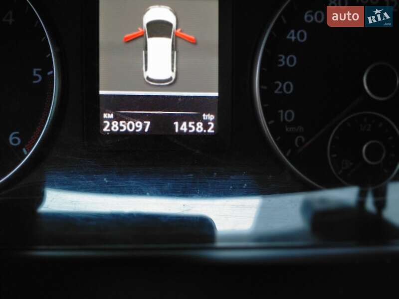 Микровэн Volkswagen Touran 2011 в Сквире