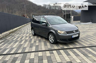Мікровен Volkswagen Touran 2012 в Сваляві