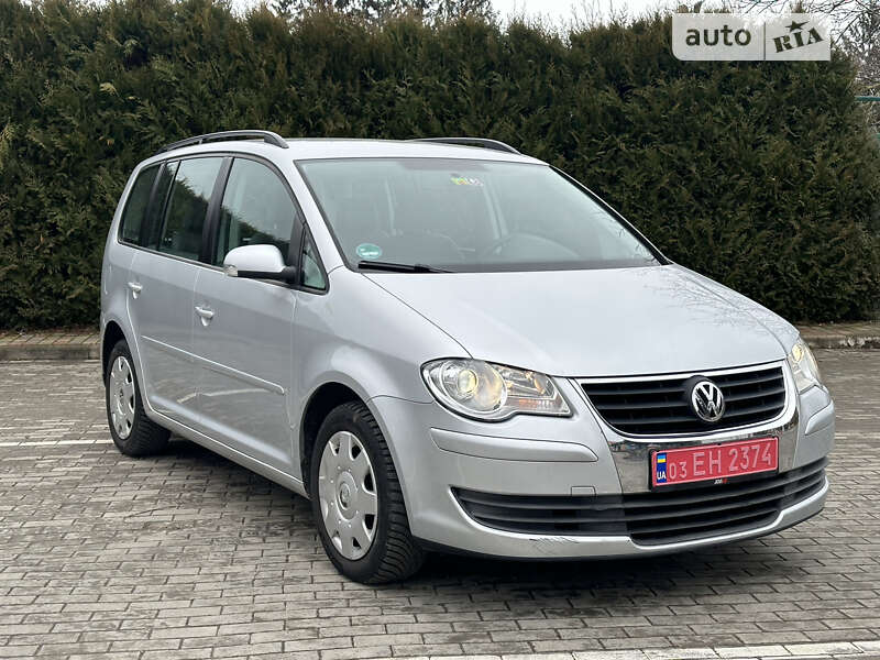 Мінівен Volkswagen Touran 2009 в Запоріжжі