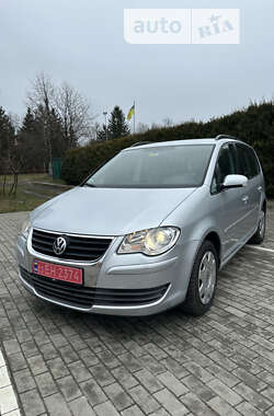 Минивэн Volkswagen Touran 2009 в Запорожье