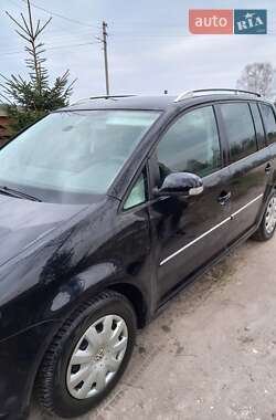 Минивэн Volkswagen Touran 2007 в Бродах