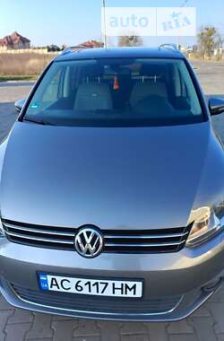 Мінівен Volkswagen Touran 2010 в Луцьку