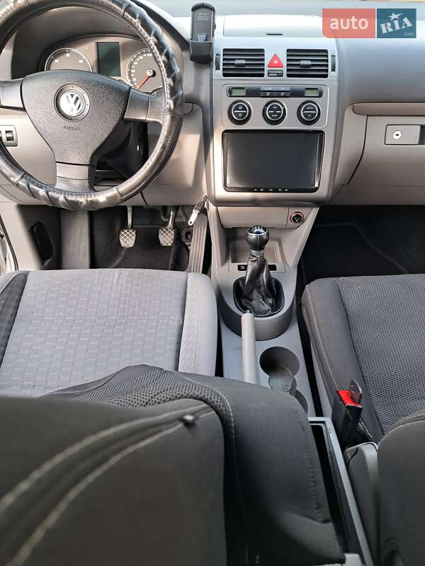 Минивэн Volkswagen Touran 2009 в Изяславе