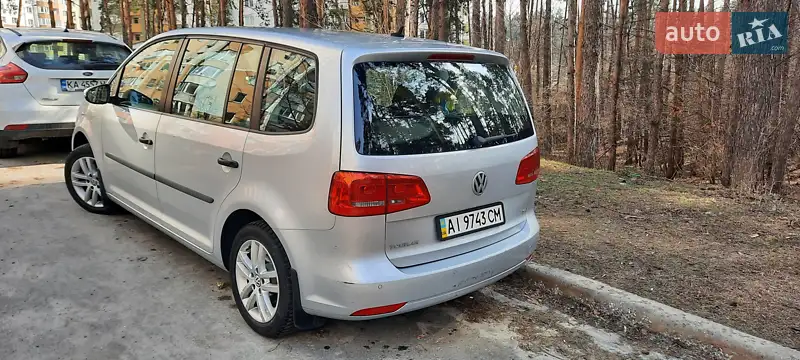 Volkswagen Touran 2011