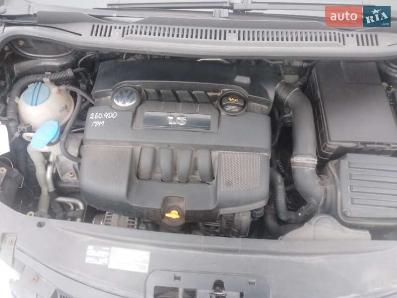 Минивэн Volkswagen Touran 2003 в Полонном