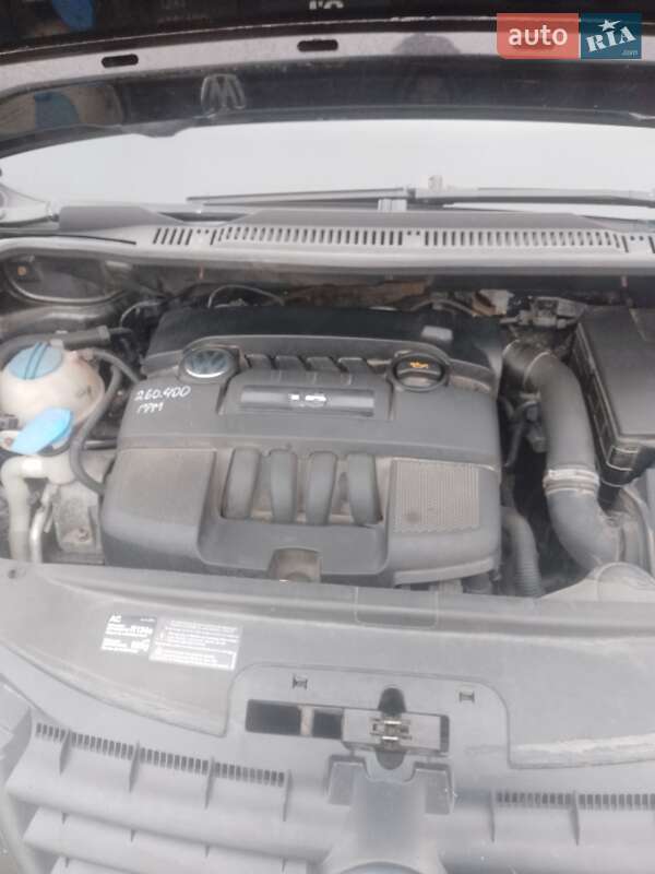 Минивэн Volkswagen Touran 2003 в Полонном