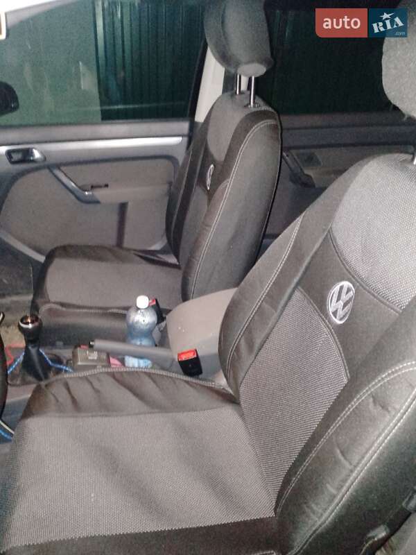 Минивэн Volkswagen Touran 2003 в Полонном