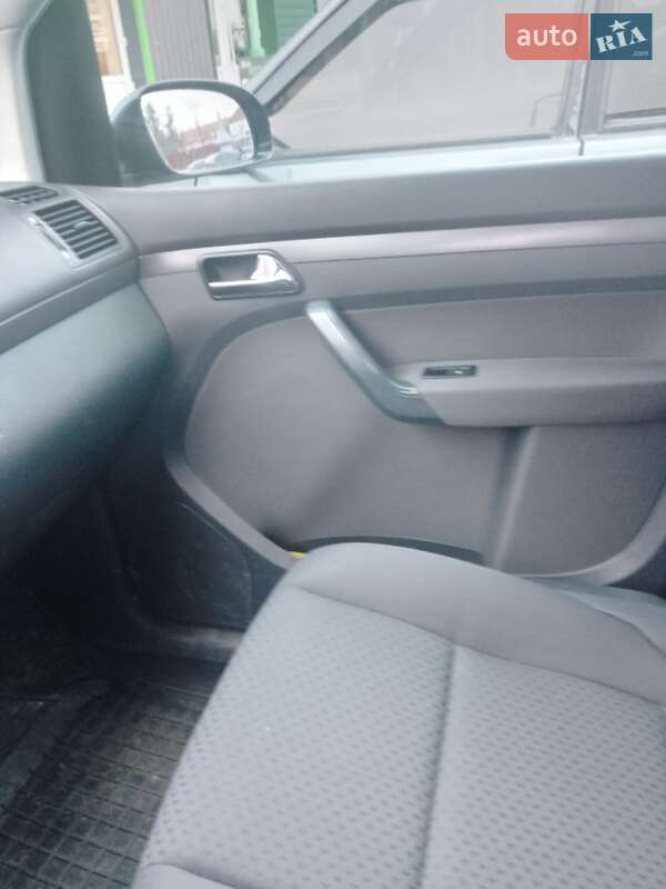 Минивэн Volkswagen Touran 2003 в Полонном