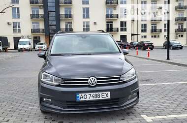 Микровэн Volkswagen Touran 2017 в Сваляве