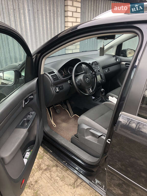 Минивэн Volkswagen Touran 2012 в Харькове