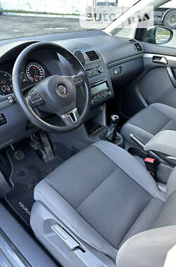 Минивэн Volkswagen Touran 2010 в Киеве