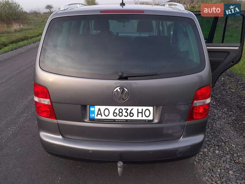 Минивэн Volkswagen Touran 2005 в Мукачево