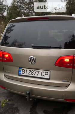 Мінівен Volkswagen Touran 2014 в Горішніх Плавнях