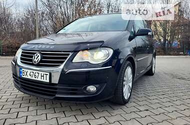 Минивэн Volkswagen Touran 2008 в Хмельницком