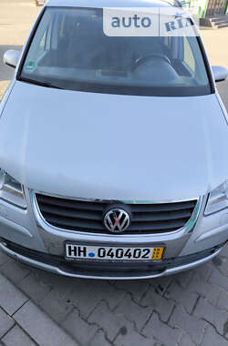 Минивэн Volkswagen Touran 2008 в Нововолынске