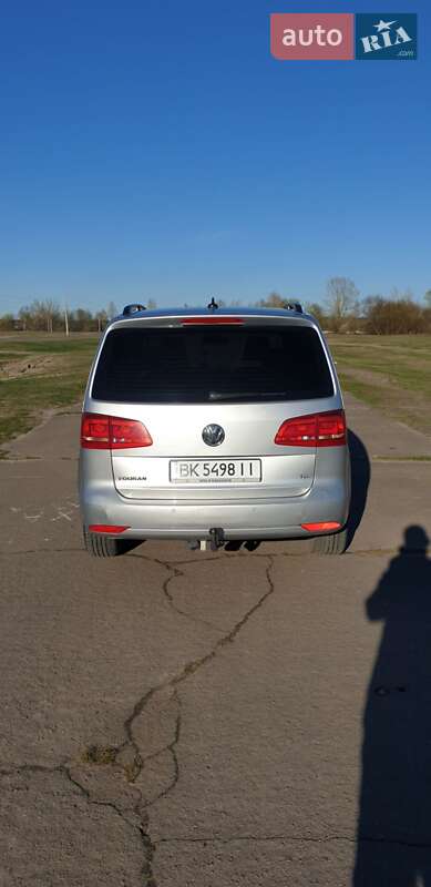 Мінівен Volkswagen Touran 2012 в Сарнах