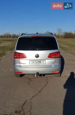 Минивэн Volkswagen Touran 2012 в 