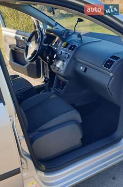 Минивэн Volkswagen Touran 2012 в 