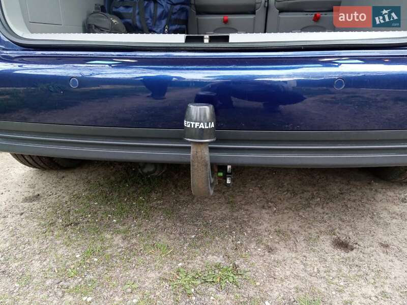 Мінівен Volkswagen Touran 2007 в Дубні