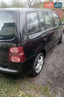 Мінівен Volkswagen Touran 2009 в 