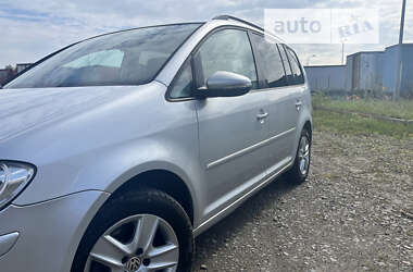 Мінівен Volkswagen Touran 2010 в Львові