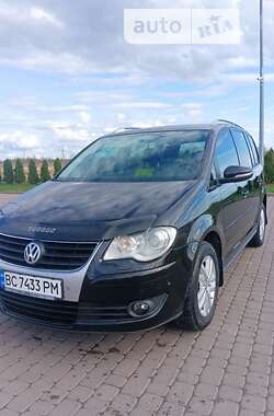 Мінівен Volkswagen Touran 2010 в Львові