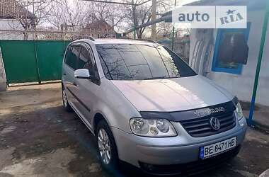 Минивэн Volkswagen Touran 2003 в Еланце