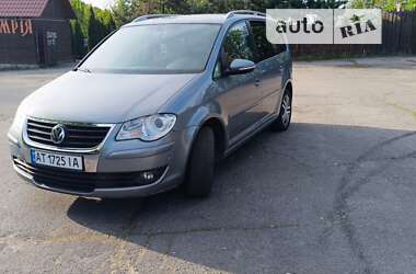 Мінівен Volkswagen Touran 2010 в Жмеринці