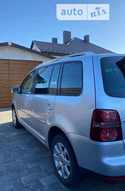 Мінівен Volkswagen Touran 2006 в Луцьку