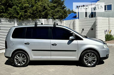 Минивэн Volkswagen Touran 2003 в Новомосковске