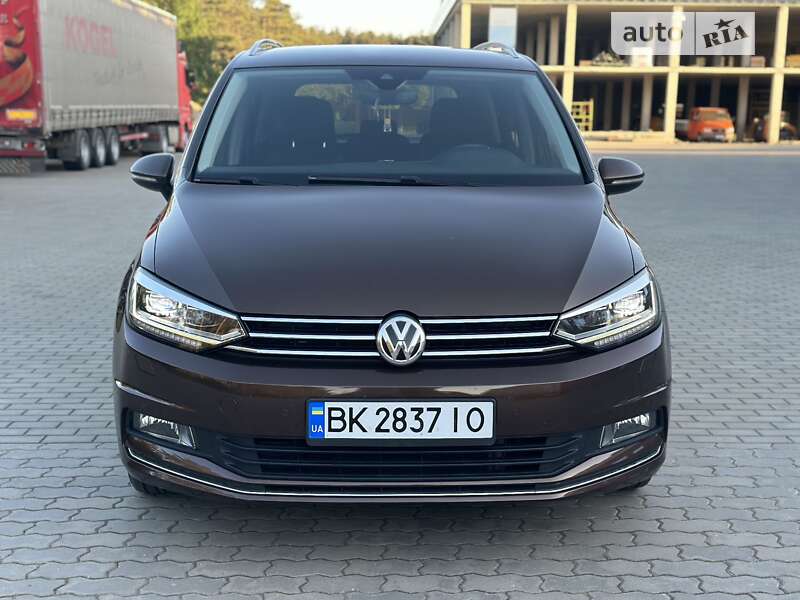 Микровэн Volkswagen Touran 2016 в Ровно