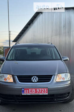 Минивэн Volkswagen Touran 2006 в Березане