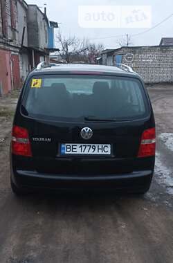 Минивэн Volkswagen Touran 2004 в Николаеве