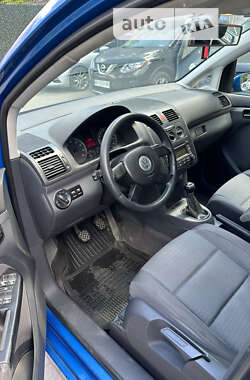 Минивэн Volkswagen Touran 2004 в Запорожье