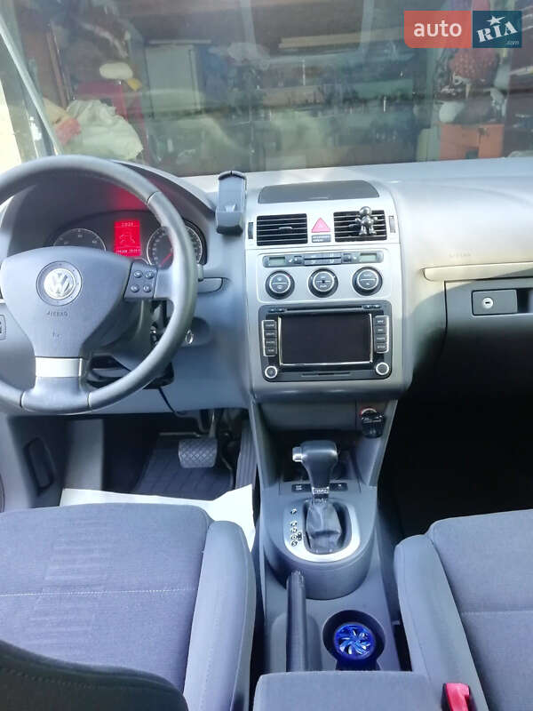 Минивэн Volkswagen Touran 2007 в Бродах