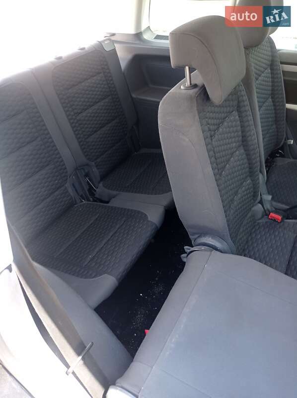 Мінівен Volkswagen Touran 2010 в Запоріжжі