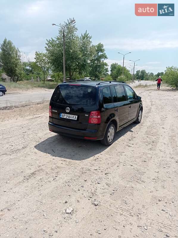 Мінівен Volkswagen Touran 2010 в Запоріжжі