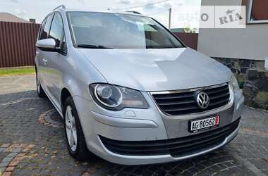 Мінівен Volkswagen Touran 2009 в Луцьку