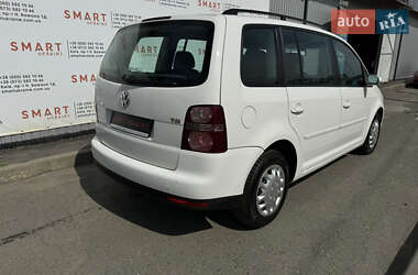 Минивэн Volkswagen Touran 2008 в Киеве