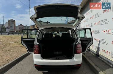 Минивэн Volkswagen Touran 2008 в Киеве